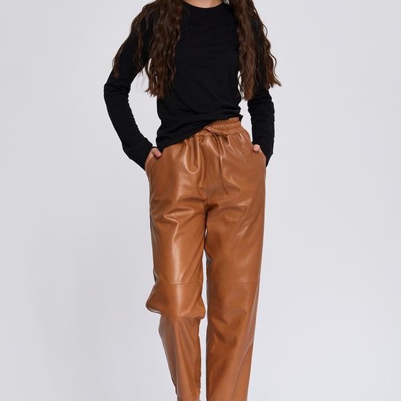 Suvi NYC Women's leather pants. 100 % Real Lambskin. Turkish leather.